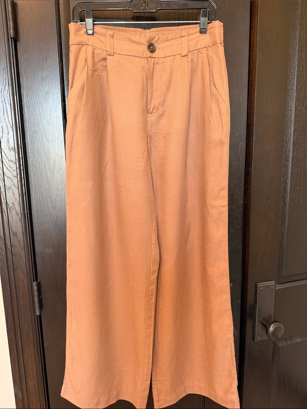 Vuori Wide-Leg Chinos in Brown/rust. Size medium.